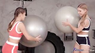 The sweetest lesbian pussy licking with a gorgeous and sexy babe