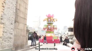 After the breakup, the girl found a new lover in Macao, traveling far