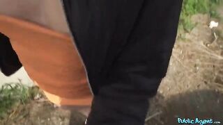 Italian brunette lost phone, found sex