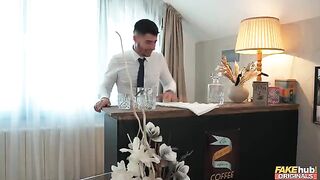 The man asked the sexy woman to keep the cum in her mouth