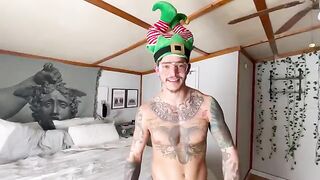 Angelrawww gets her pussy filled with cum this Christmas