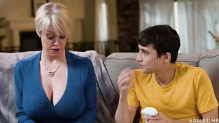 The guy did not expect such lust from his stepmother
