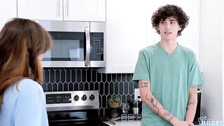 A mom who knows how to surprise with a skinny body