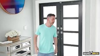 The clapping of the real female orgasm, a breathtaking scene with a tattooed brunette