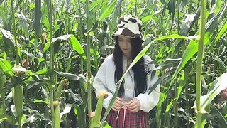 Security guard caught thief and fucked her in cornfield