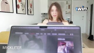 A girl got distracted from her work and started to shake her ass