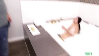 A girl with a juicy ass looks for a man’s dick to ride