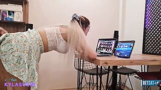 A blonde babe was fucked by a cunning con artist in a steamy scene