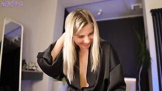 What secret surprise did the stepmom hide under her robe?