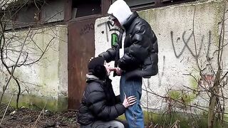 The girl was caught outdoors and couldn’t resist, so she gave in
