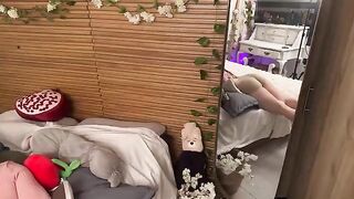 Girl almost broke her neck while playing with a big cock