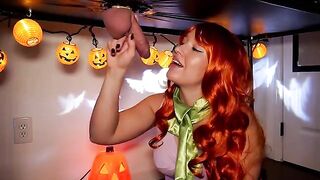 A ghostly fuck under the milking table with Daphne