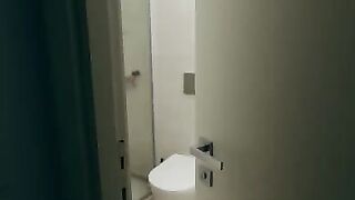 A step mom got a cock in her wet pussy by accident