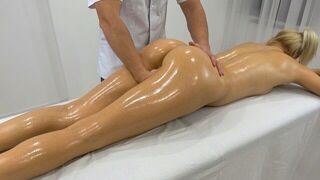 Masseur gave himself to a client with an incredible figure